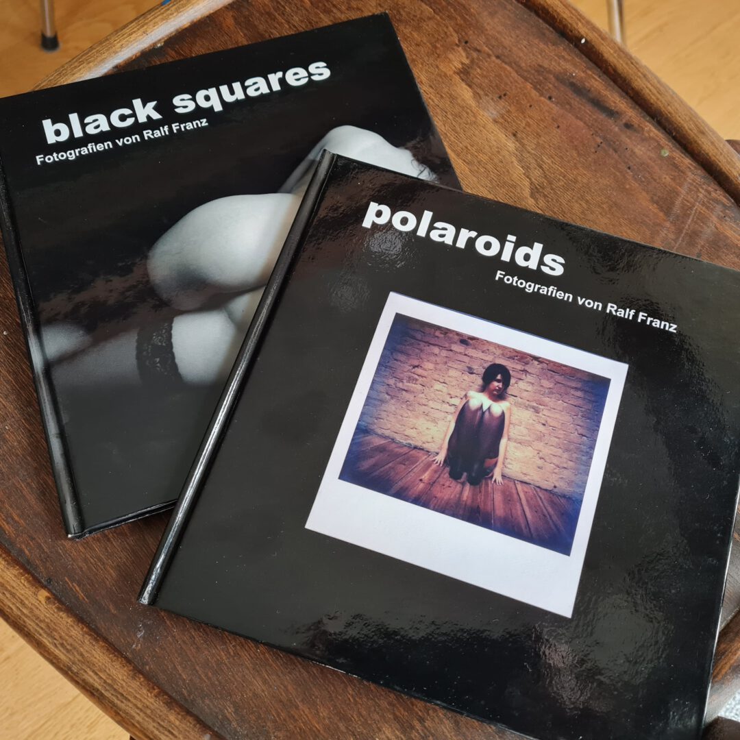 Bildbände black squares und polaroids